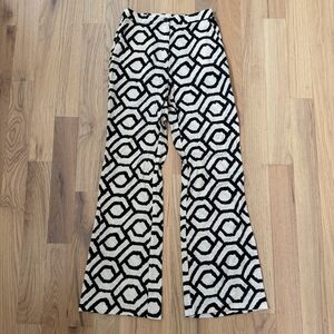 H&M Bold Geometric Print Wide-Leg Flare Pants Cream Black Size 4